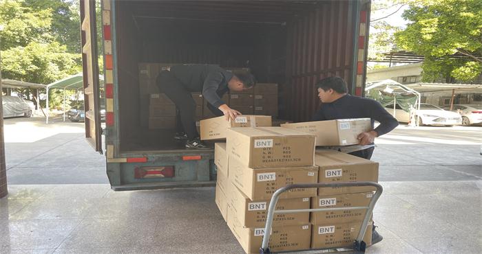 2021-12-04  Shipment of 1200PCS table sockets to Iran